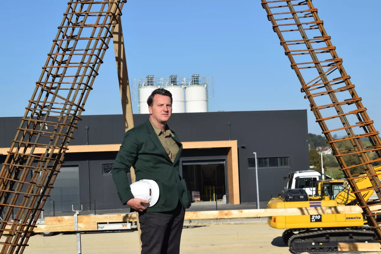 Krunoslav Pavlinić, vlasnik i direktor MDK Građevinara ispred proizvodne hale