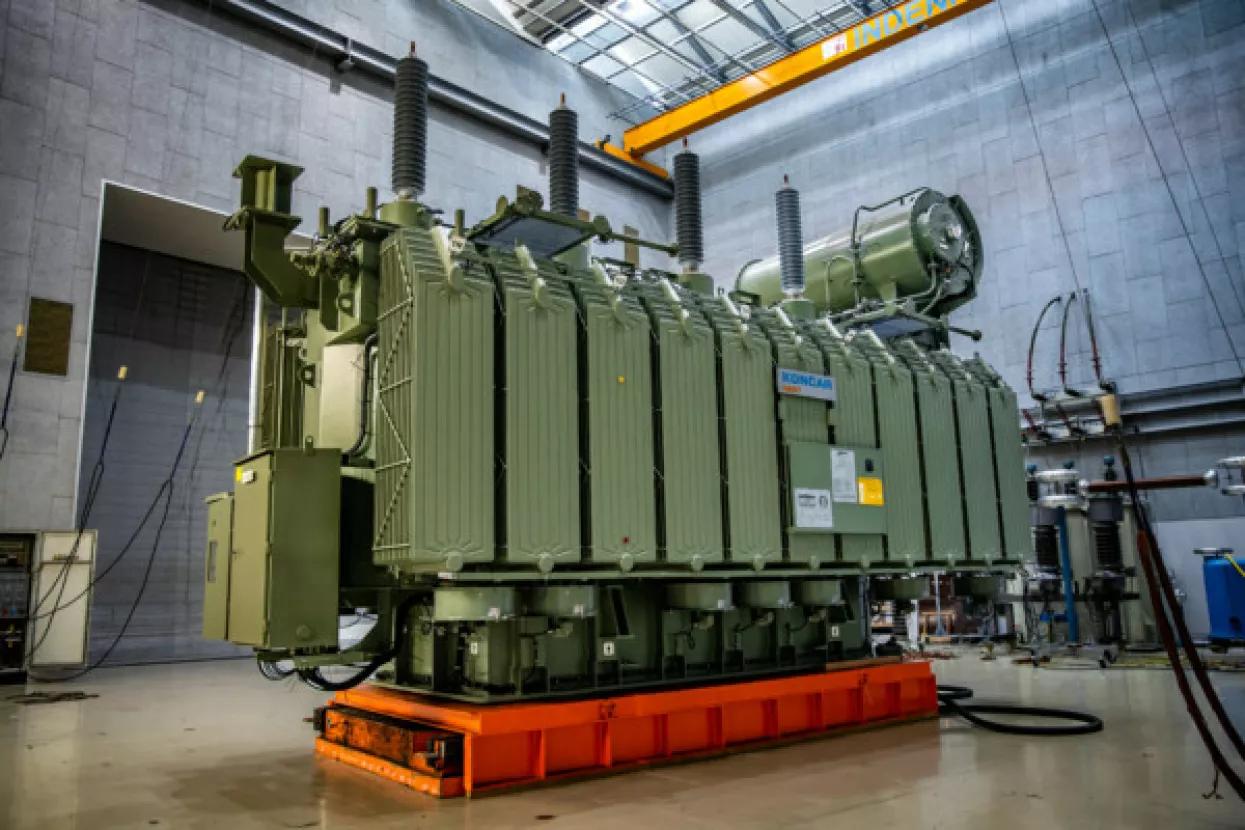 2.	Prvi srednji energetski transformatori s ugrađenim transformatorskim limom proizvedenim iz materijala Bluemint u čijoj je proizvodnji smanjen udio CO2 za čak 50 posto 