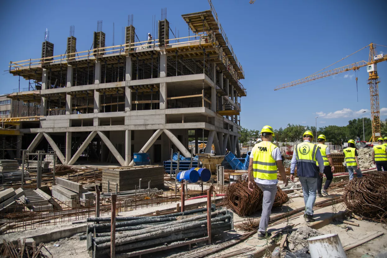 Gradili&scaron;e 68 sada.../The L68 construction site now... this is what it will look like once completed